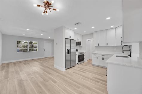 6925 NW 11th Street Margate FL 33063