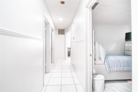 419 SW 80th Avenue Pompano Beach FL 33068