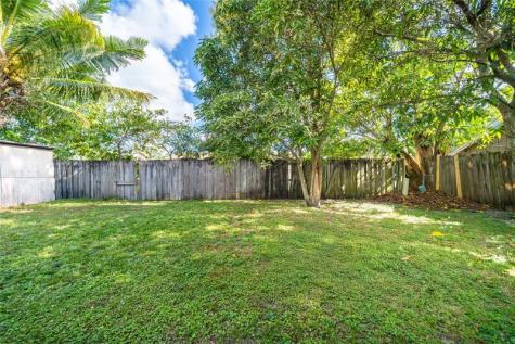 419 SW 80th Avenue Pompano Beach FL 33068