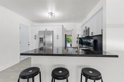 6375 SW 29th Street Miami FL 33155