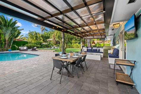 1813 SW 10th Court Fort Lauderdale FL 33312