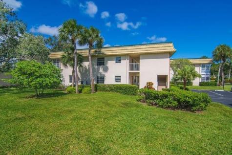 38 Vista Gardens Trail #207 Vero Beach FL 32962