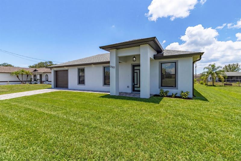 2507 26TH Street SW Lehigh Acres FL 33976
