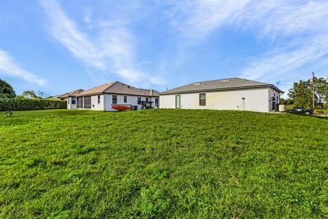 2507 26TH Street SW Lehigh Acres FL 33976