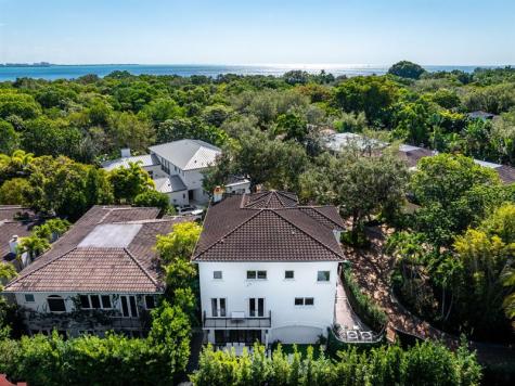 2765 Brickell Court Miami FL 33129