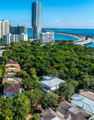 2765 Brickell Court Miami FL 33129