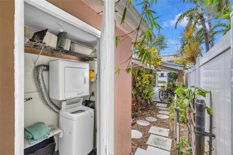 1009 NE 6th Street Fort Lauderdale FL 33304