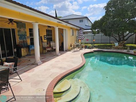 15518 SW 168th Terrace Miami FL 33187