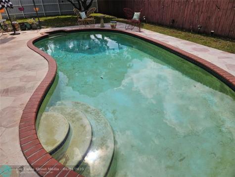 15518 SW 168th Terrace Miami FL 33187