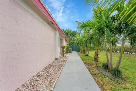 1219 Scioto Road North Lauderdale FL 33068