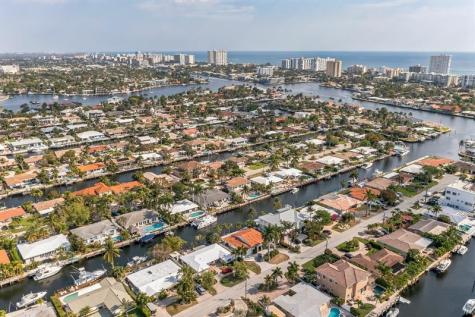 2461 SE 10th Street Pompano Beach FL 33062