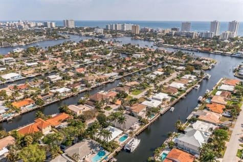 2461 SE 10th Street Pompano Beach FL 33062