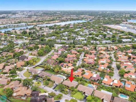 20100 NE 10th Place Way Miami FL 33179