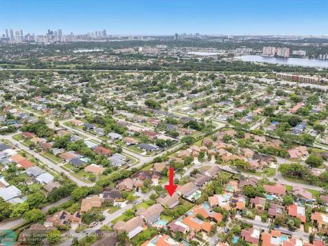 20100 NE 10th Place Way Miami FL 33179