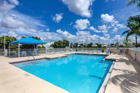 12 Wyndham Lane Palm Beach Gardens FL 33418