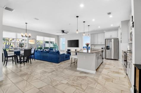 6613 Pointe Of Woods Drive West Palm Beach FL 33413