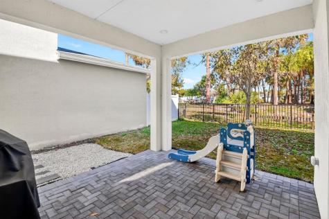 6613 Pointe Of Woods Drive West Palm Beach FL 33413