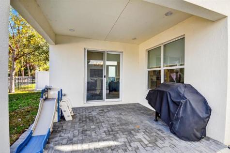 6613 Pointe Of Woods Drive West Palm Beach FL 33413