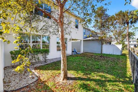 6613 Pointe Of Woods Drive West Palm Beach FL 33413