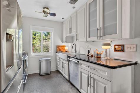 780 NW 33rd Street Oakland Park FL 33309