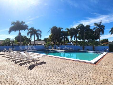 1572 SW 23rd Terrace Deerfield Beach FL 33442