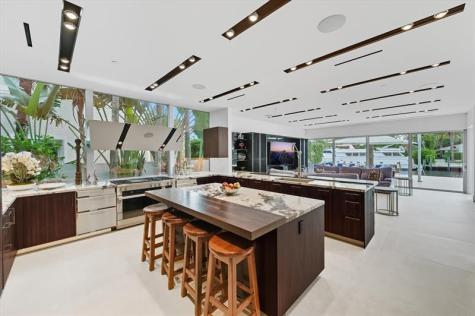 14 N Isla Bahia Drive Fort Lauderdale FL 33316