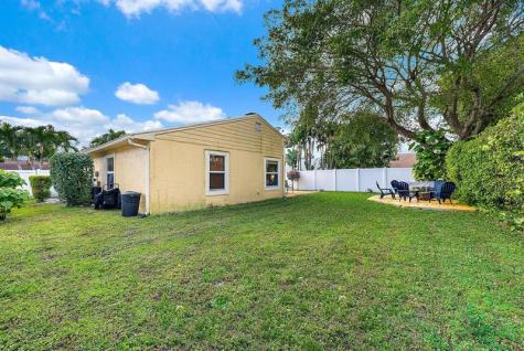 8443 Garden Gate Place Boca Raton FL 33433