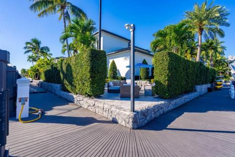 2457 NE 26th Street Lighthouse Point FL 33064
