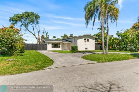 1215 NE 200th Street Miami FL 33179