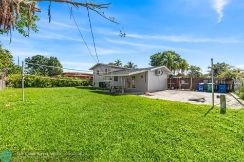 1215 NE 200th Street Miami FL 33179