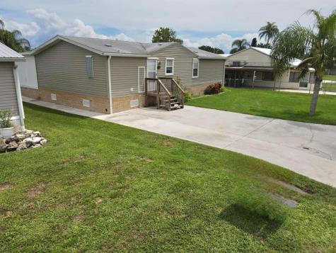 1081 6TH Street Okeechobee FL 34974