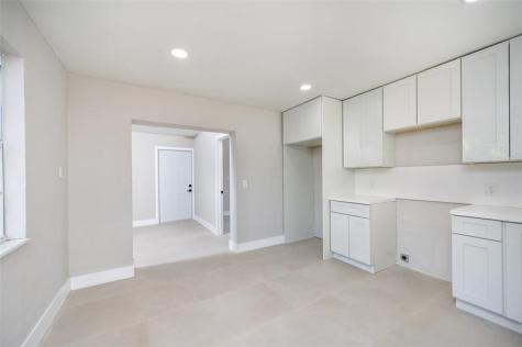 1161 NW 105th Terrace Miami FL 33150