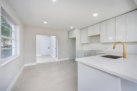 1161 NW 105th Terrace Miami FL 33150