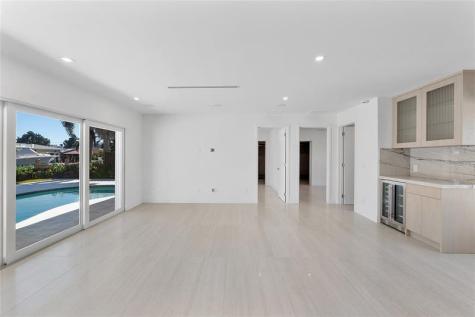 1240 NE 27th Way Pompano Beach FL 33062