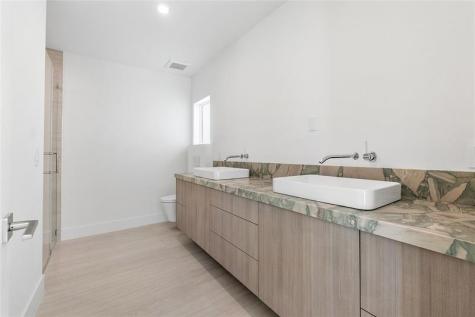 1240 NE 27th Way Pompano Beach FL 33062