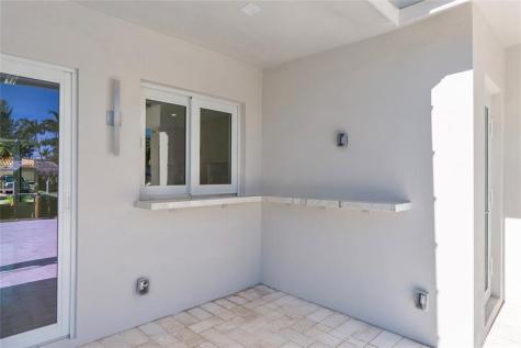 1240 NE 27th Way Pompano Beach FL 33062