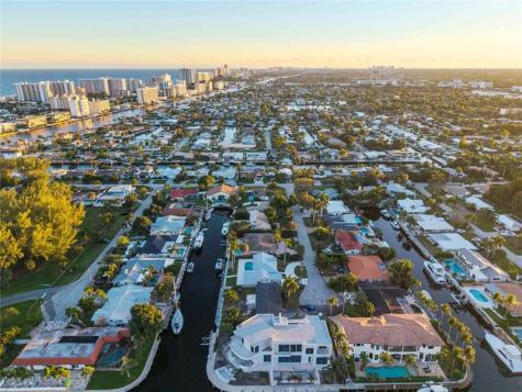 1240 NE 27th Way Pompano Beach FL 33062