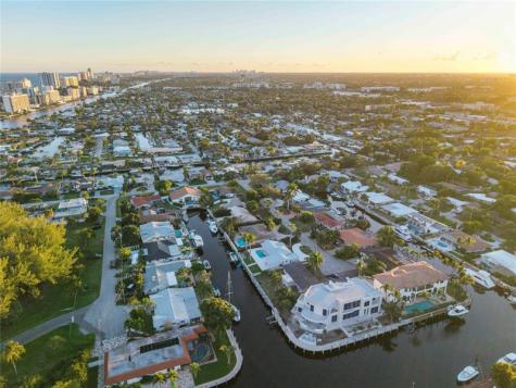 1240 NE 27th Way Pompano Beach FL 33062