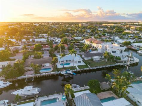 1240 NE 27th Way Pompano Beach FL 33062