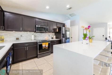 1181 SW Goodman Avenue Port St Lucie FL 34953