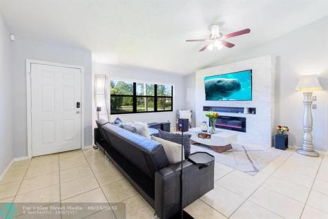 1181 SW Goodman Avenue Port St Lucie FL 34953