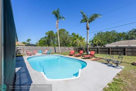 1181 SW Goodman Avenue Port St Lucie FL 34953