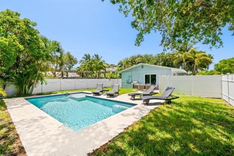 415 SE 3rd Avenue Delray Beach FL 33483