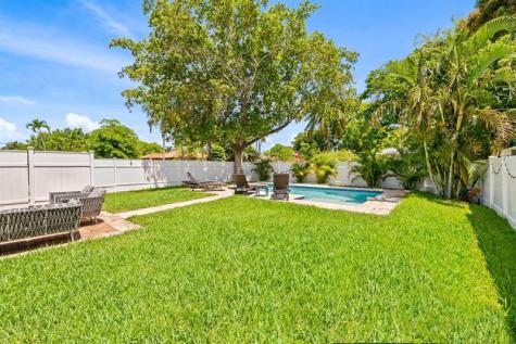 415 SE 3rd Avenue Delray Beach FL 33483