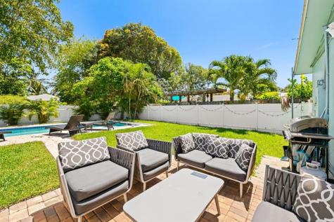 415 SE 3rd Avenue Delray Beach FL 33483