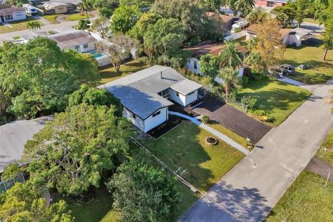 3024 SW 10th Street Fort Lauderdale FL 33312