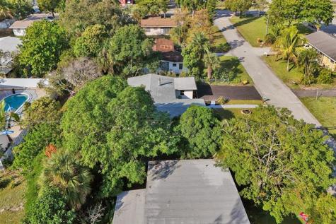 3024 SW 10th Street Fort Lauderdale FL 33312