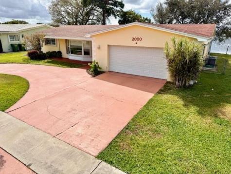 2000 NW 86th Terrace Pembroke Pines FL 33024