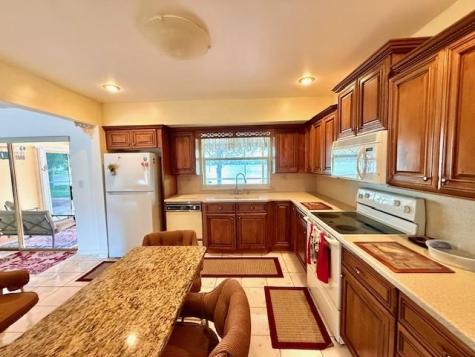 2000 NW 86th Terrace Pembroke Pines FL 33024