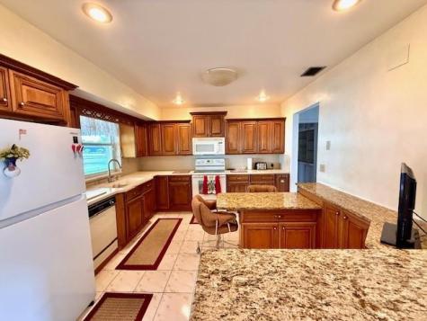 2000 NW 86th Terrace Pembroke Pines FL 33024